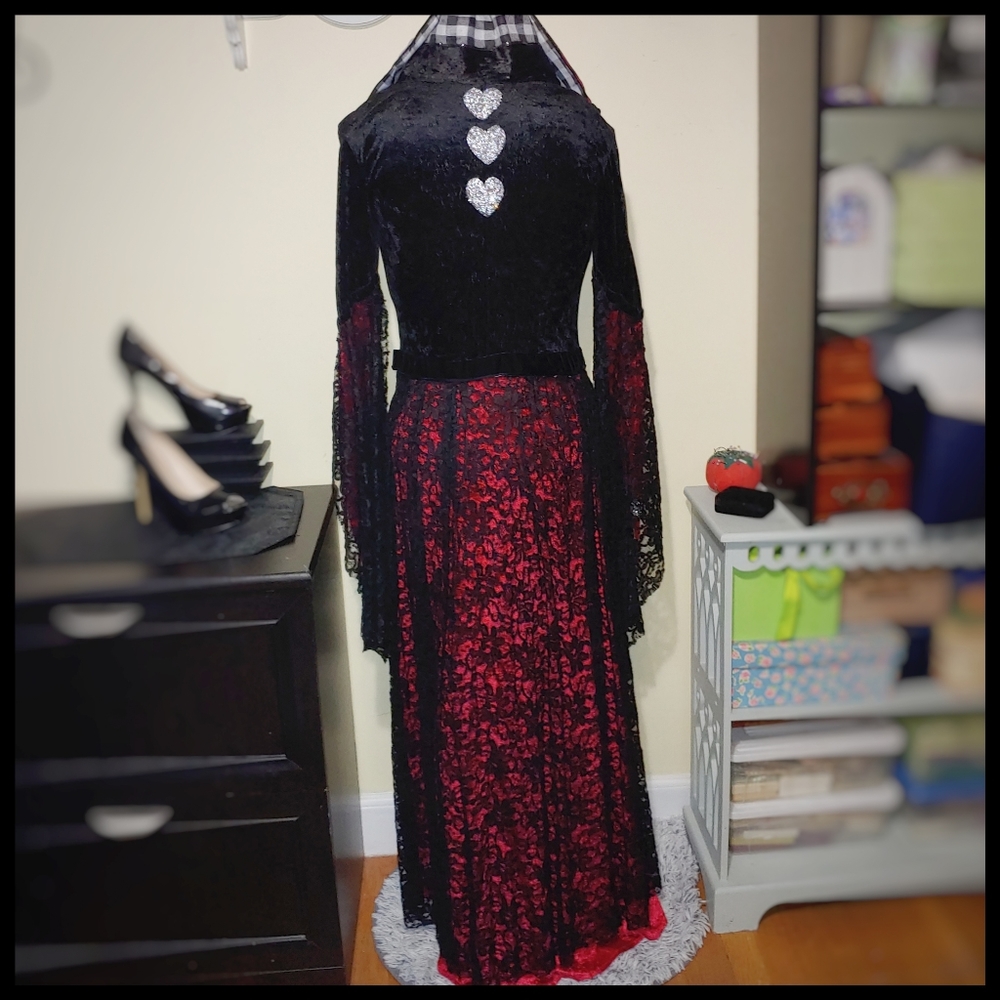 Queen of Hearts Dress - Picture 3 of 10